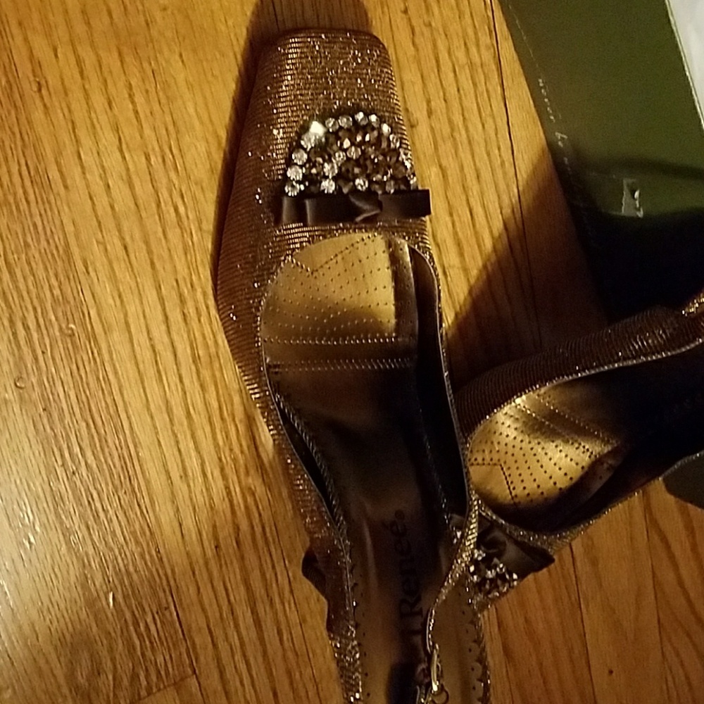 Shoes - Picture 4 of 4